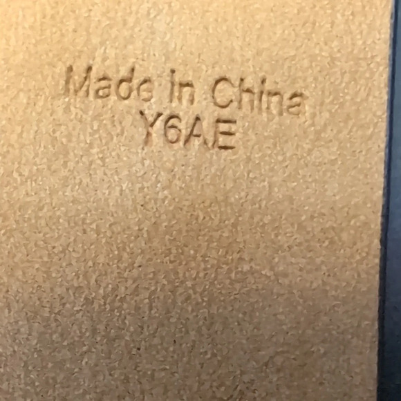 PGA Tour Men's Black Bonded/Ooze Leather Dress Belt,30/75. - Picture 4 of 9